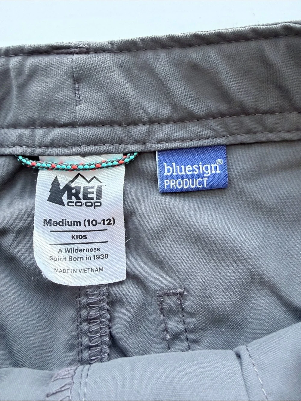 REI Boys Convertible Pants M 10-12 Asphalt Grey adjustable waist